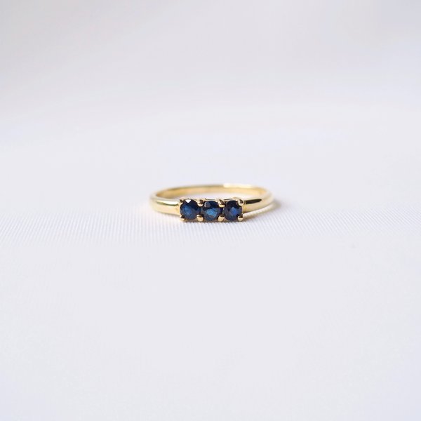 EVERLY Ring - 10K Yellow Gold (Sapphire)