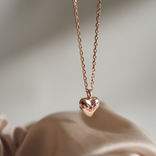MYSTIQUE Mini Heart Necklace