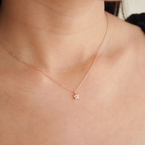 MYSTIQUE Mini Star Necklace