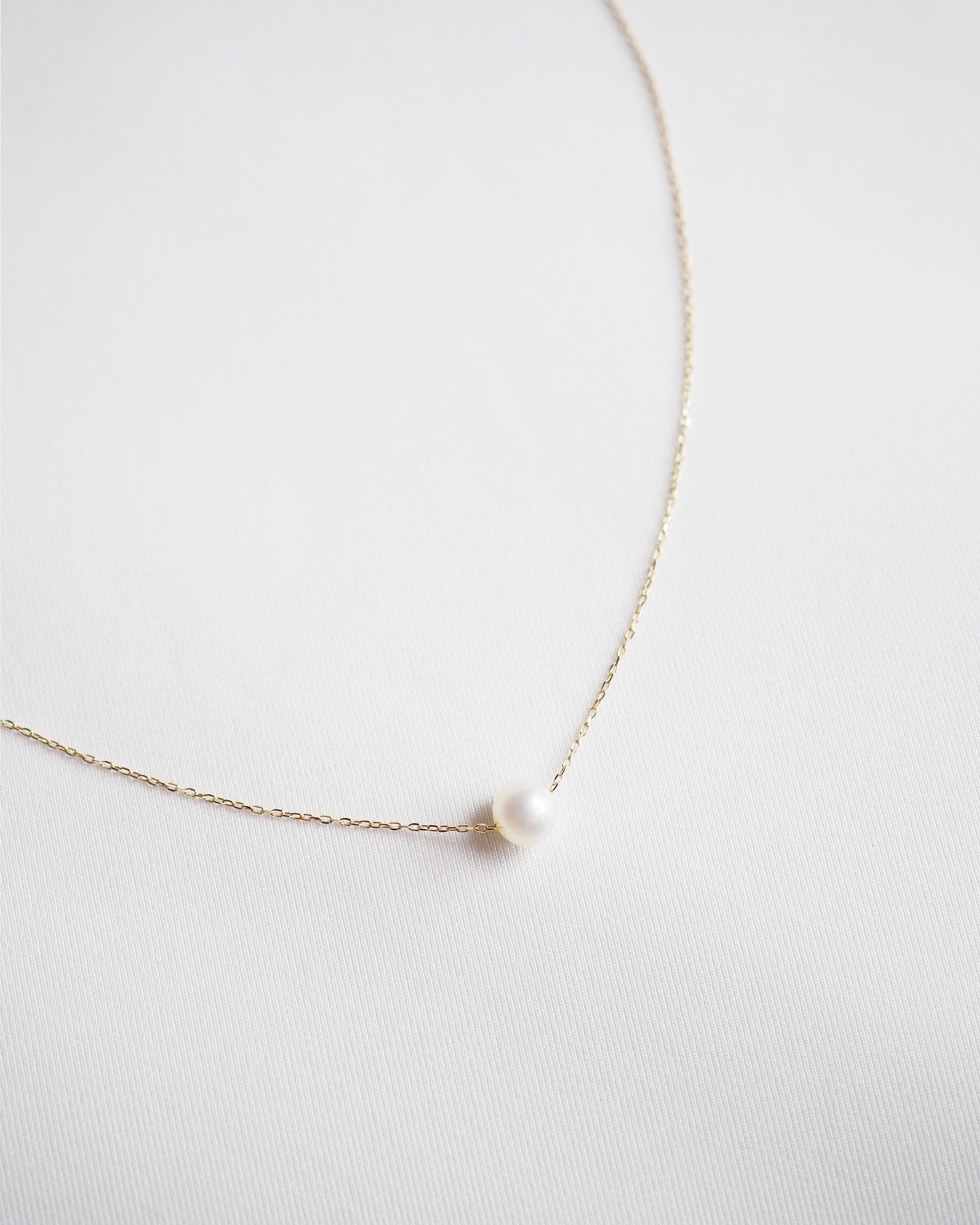 White gold pearl on sale pendant