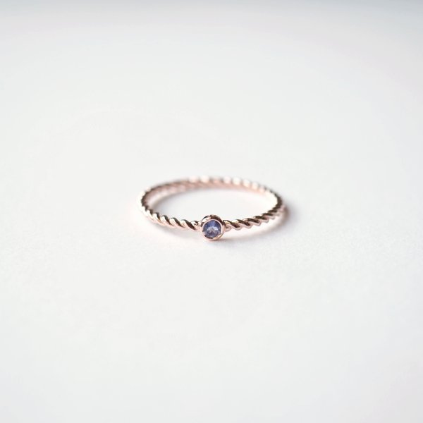EMERY Ring - Iolite in Rose Gold