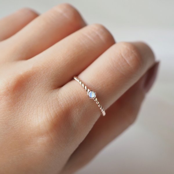 EMERY Ring - Moonstone in Rose Gold