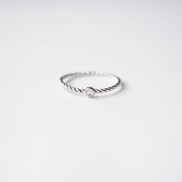EMERY Ring - Moonstone in Silver