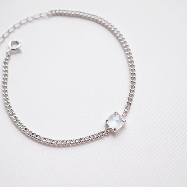 MARCY Bracelet - Moonstone in Silver