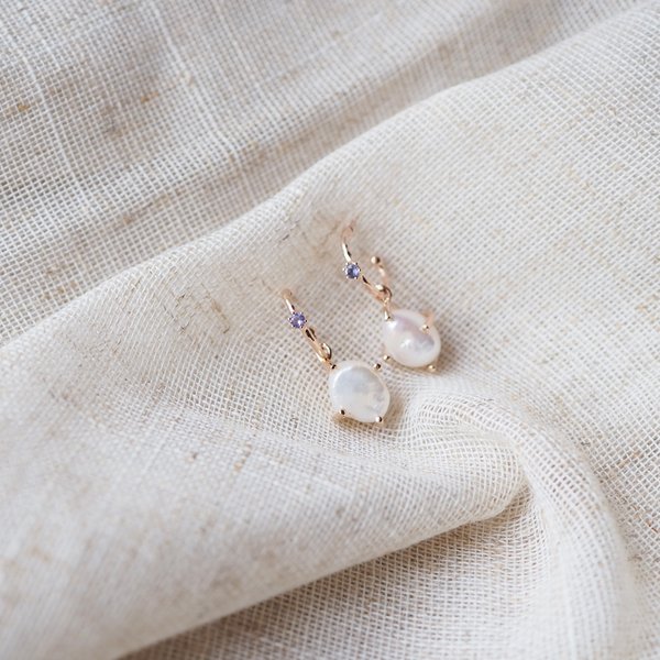 MEGHAN Pearl Earrings - Iolite