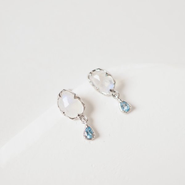 SOPHIA Earrings - Moonstone (Silver)