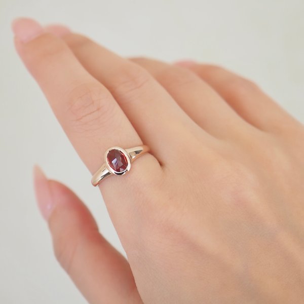 AMBER Ring - Red Garnet (Rose Gold)