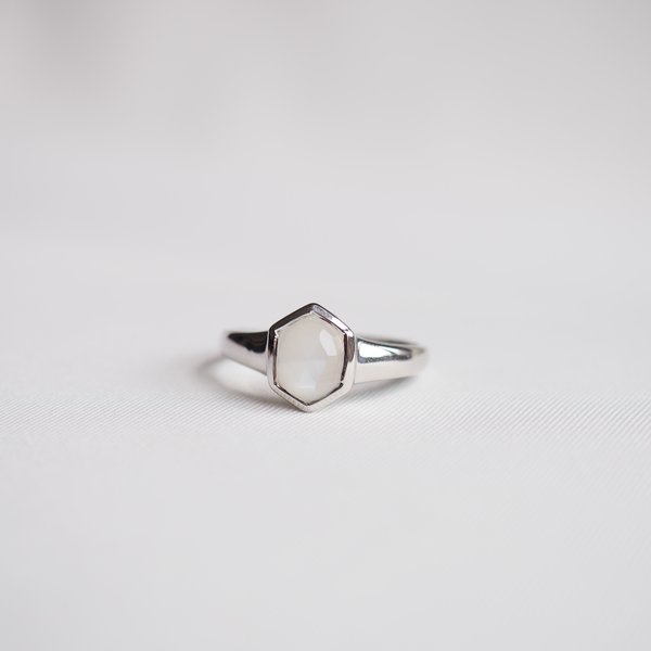 VALORA Ring - Grey Moonstone (Silver)