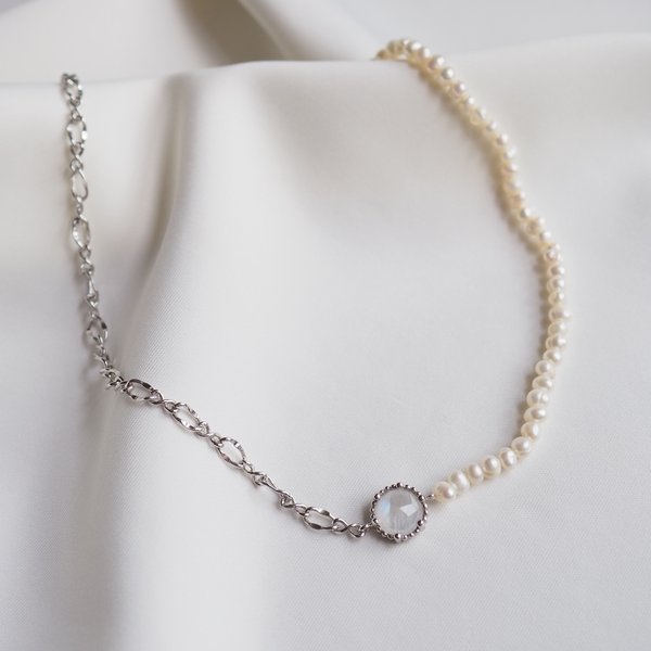 HAZEL Necklace - Pearl & Moonstone (Silver)