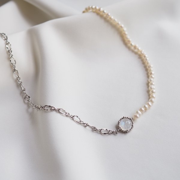 HAZEL Necklace - Pearl & Moonstone (Silver)