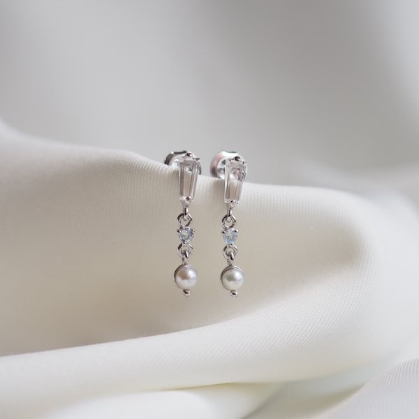 MAVIS Earrings - White Topaz/Pearls (Silver)