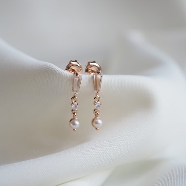 MAVIS Earrings - White Topaz/Pearls (Rose Gold)
