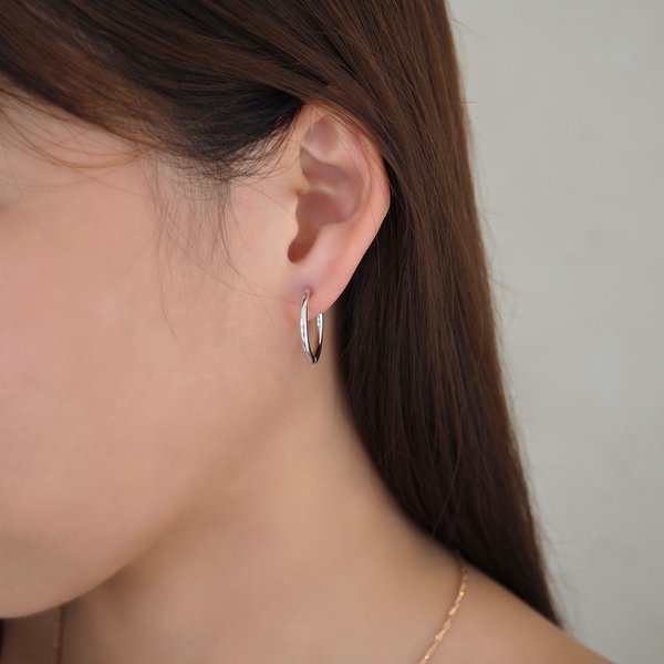 EFFORTLESS Hoops Earrings - Medium