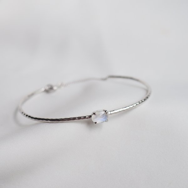 KYLA Bangle - Moonstone (Silver)