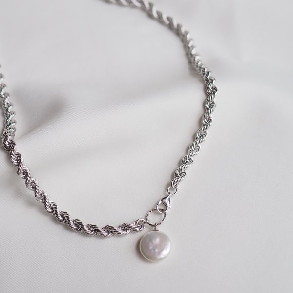 NARI Necklace - Pearl (Silver)