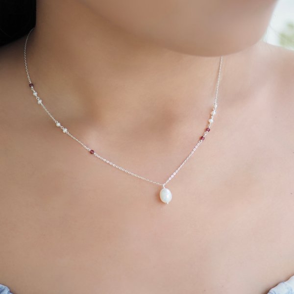 JANICE Necklace - Garnet/Pearl (Silver)
