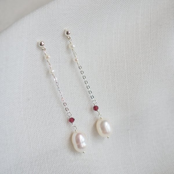 JANICE Earrings - Garnet/Pearl (Silver)