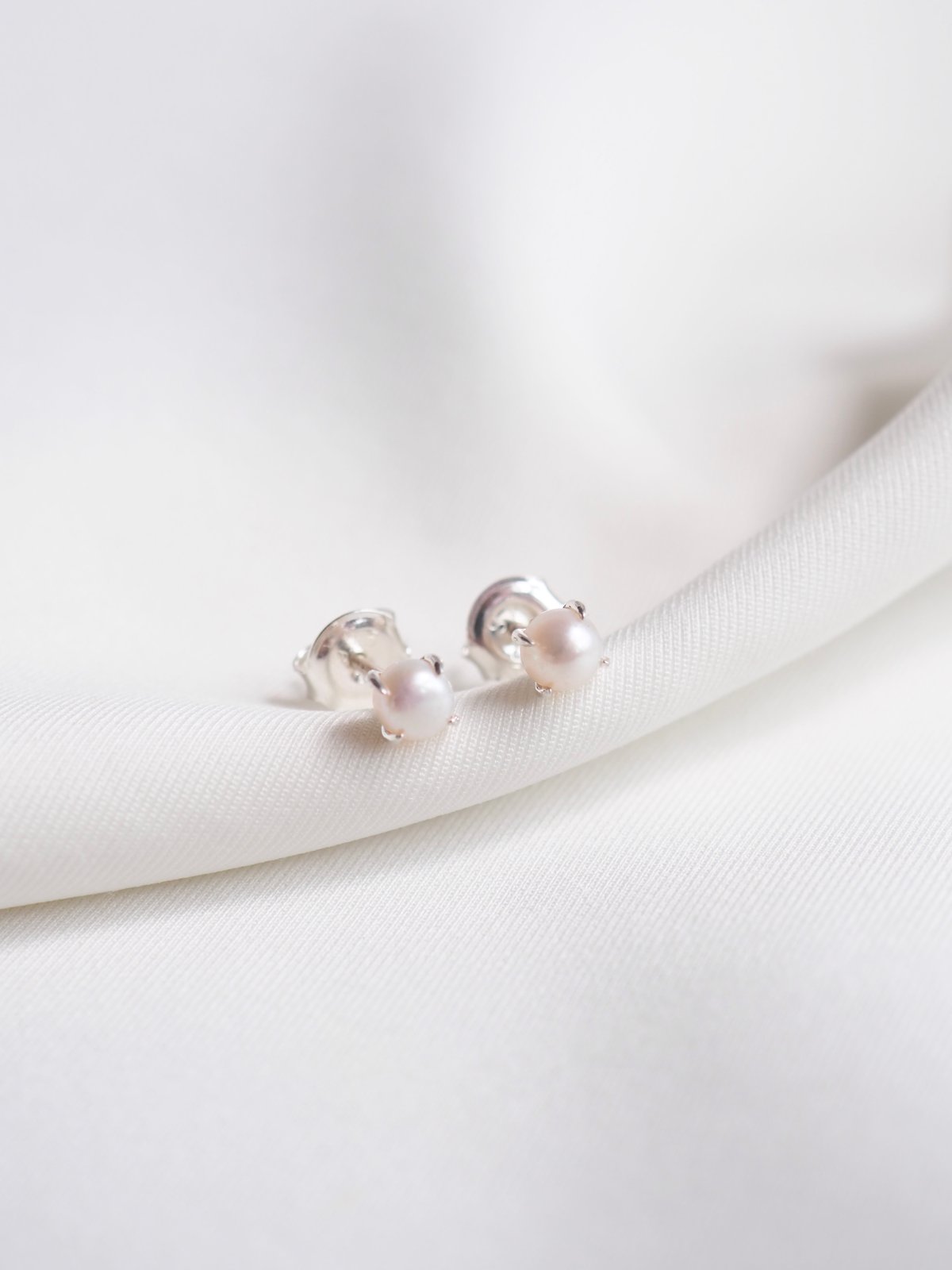 Penny Pearl Earring - Silver Penny Pearl Earring - Silver