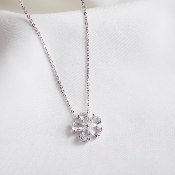 MELISSA Necklace - White Topaz (Silver)