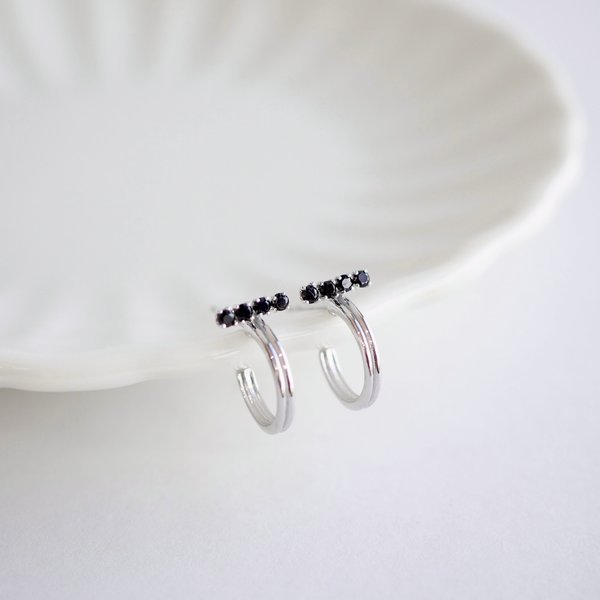 SORA Half Hoop Earrings - Black Spinel (Silver)