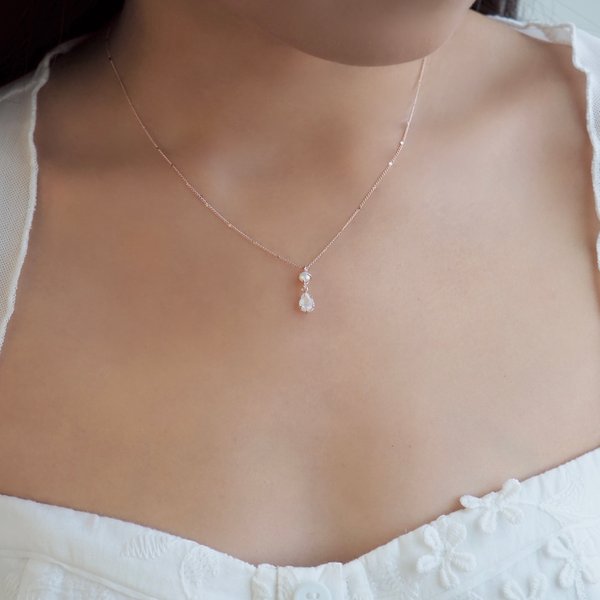 ELAYNE Necklace - Moonstone (Rose Gold)