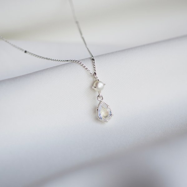 ELAYNE Necklace - Moonstone (Silver)