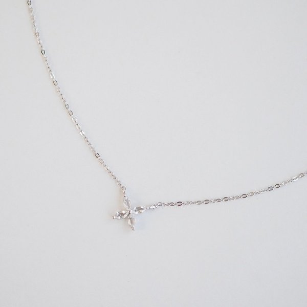 FLORET Necklace - White Topaz (Silver)