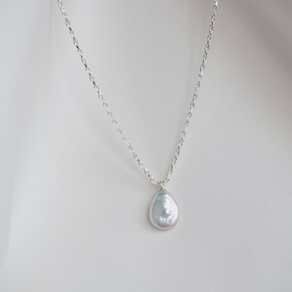 LIZZY Necklace - Pearl (Silver)