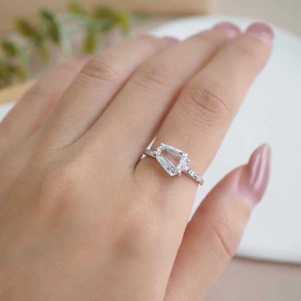 JOLYN Ring - Clear Quartz (Silver)