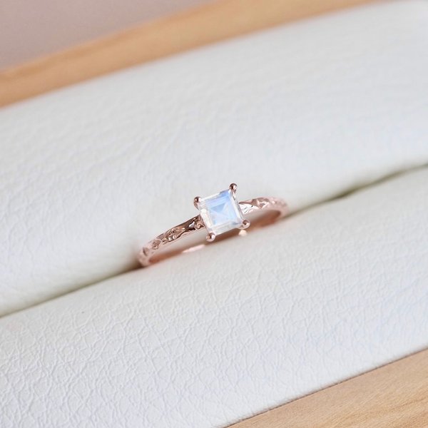 EDEN Ring - Moonstone (Rose Gold)