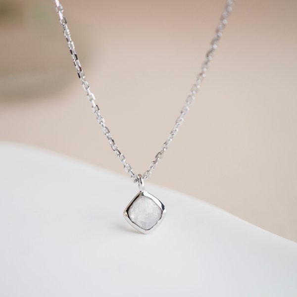KIM Necklace - Moonstone (Silver)