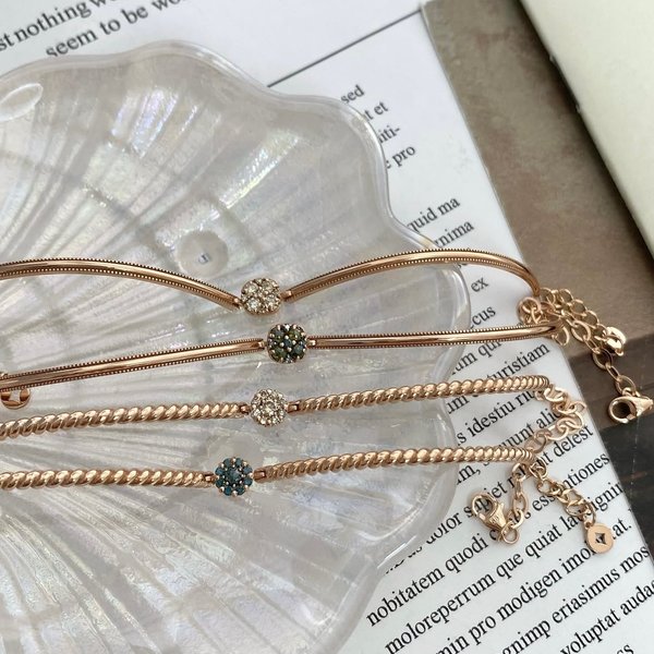 (CR149 & CR150) 14KG Cluster Diamond Bracelet