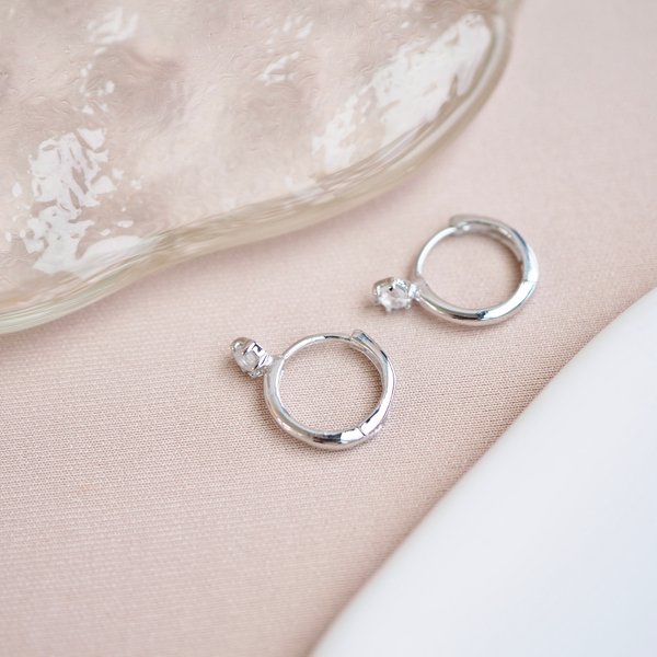 ZORA Huggies - Moonstone (Silver)