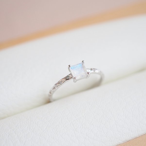 EDEN Ring - Moonstone (Silver)