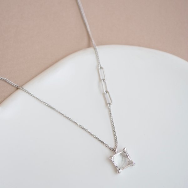 NELLY Necklace - Clear Quartz (Silver)