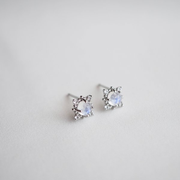 CLAIRE Earrings - Moonstone (Silver)