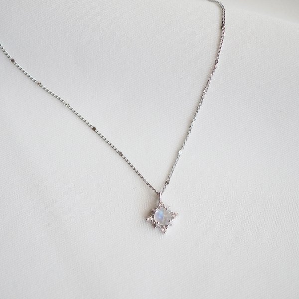 CLAIRE Necklace - Moonstone (Silver)
