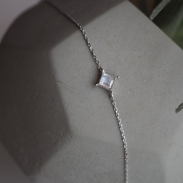 VERA Bracelet - Moonstone (Silver)