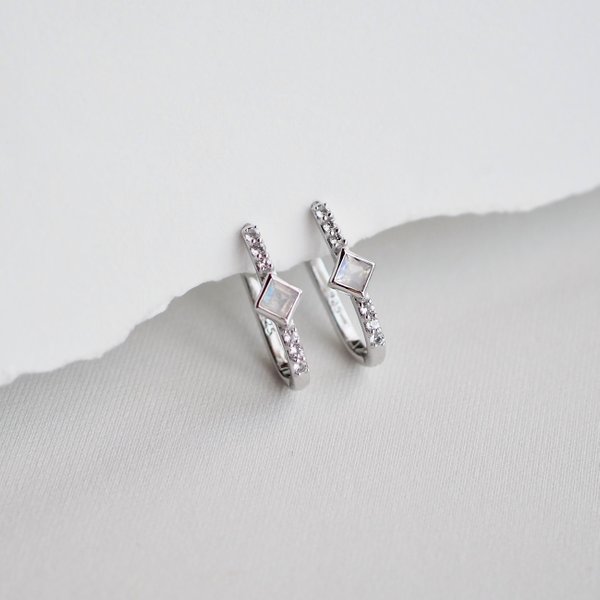 VERA Huggies - Moonstone (Silver)