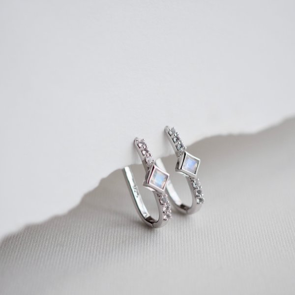 VERA Huggies - Moonstone (Silver)