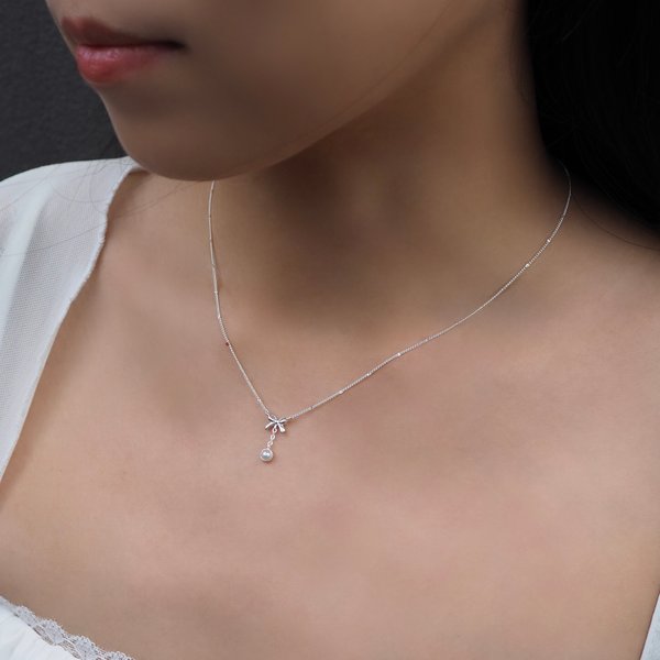 YURI Necklace - Pearl (Silver)