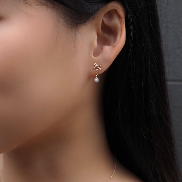 YURI Earrings - Pearl (Yellow Gold)
