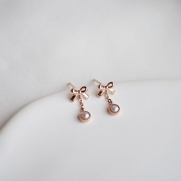 YURI Earrings - Pearl (Rose Gold)