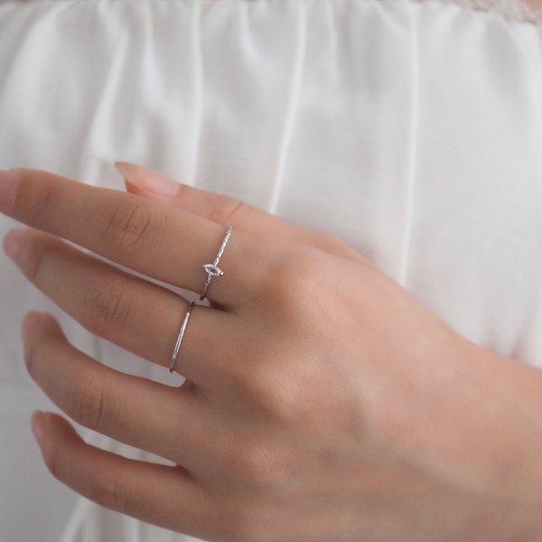 MIA Ring - Moonstone (Silver)