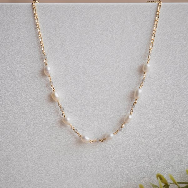 MEGAN Necklace - Pearl (Yellow Gold)
