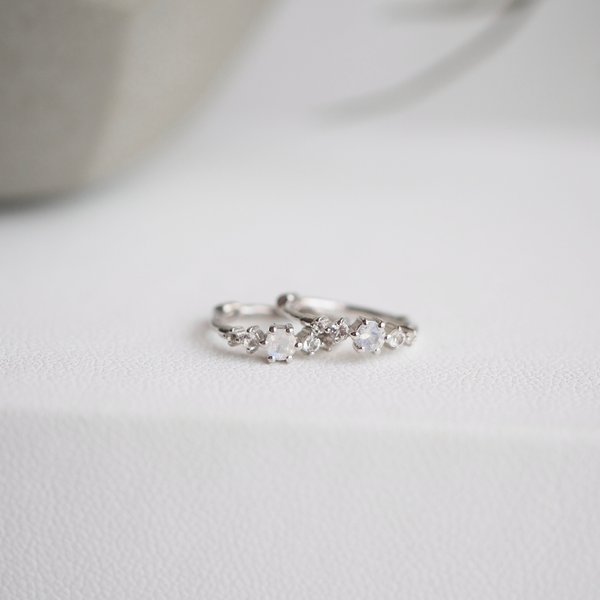 JUDITH Huggies - Moonstone (Silver)