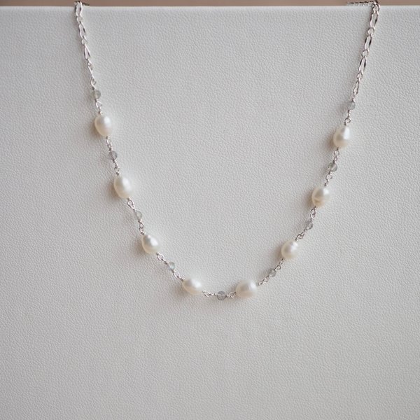 MEGAN Necklace - Pearl (Silver)
