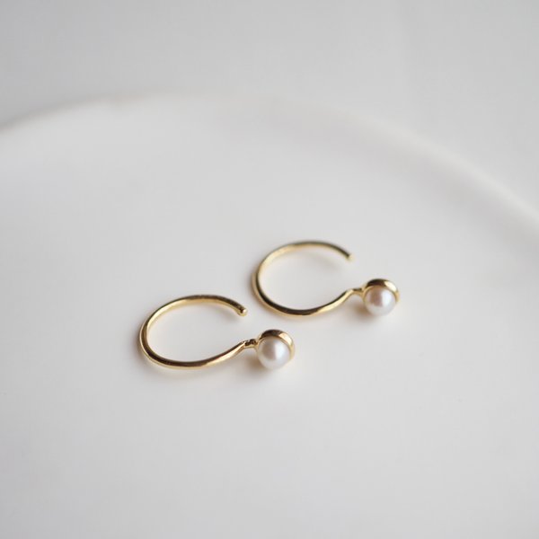 GWEN Pearl Earrings (Yellow Gold)