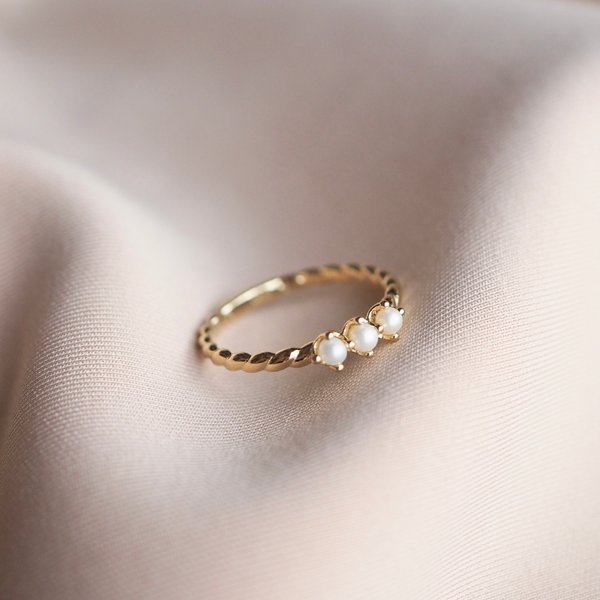 AERI Ring - Pearl (Yellow Gold)