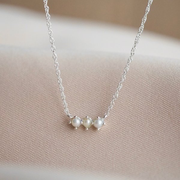 AERI Necklace - Pearl (Silver)